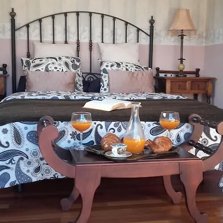 Esperanza Villa *