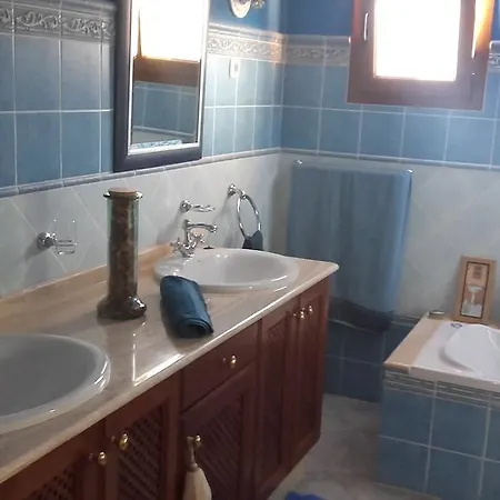 Esperanza Villa *